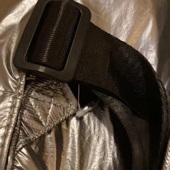 🔘NWT RBX Metallic Silver 2 in 1 Backpack - Picture 12 of 16